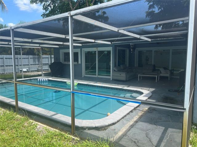 6398 SW 33rd St, Miramar, FL 33023