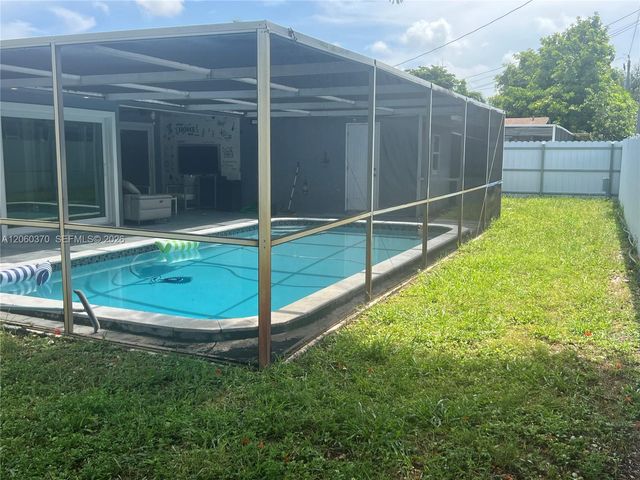 6398 SW 33rd St, Miramar, FL 33023