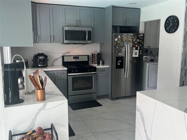 6398 SW 33rd St, Miramar, FL 33023