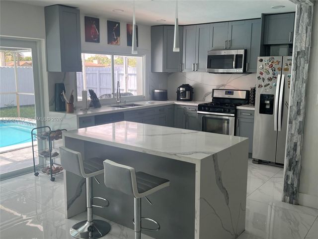 6398 SW 33rd St, Miramar, FL 33023