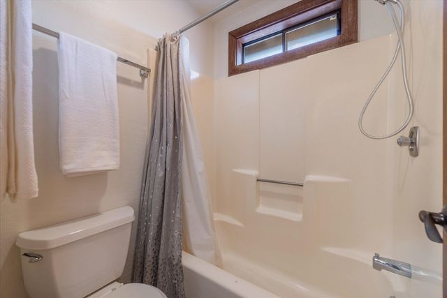 14217 Gyrfalcon Street, Truckee, CA 96161