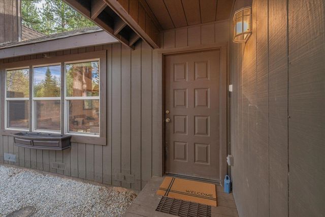 14217 Gyrfalcon Street, Truckee, CA 96161