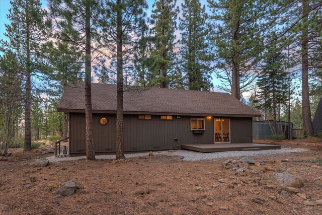 14217 Gyrfalcon Street, Truckee, CA 96161