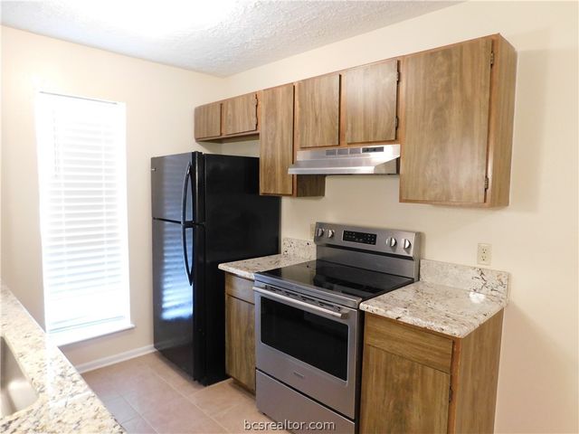 2510 Long Drive A & B, Bryan, TX 77802