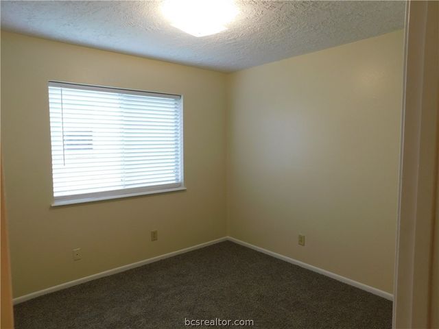 2510 Long Drive A & B, Bryan, TX 77802