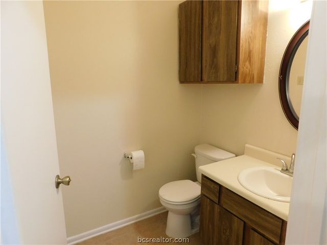 2510 Long Drive A & B, Bryan, TX 77802