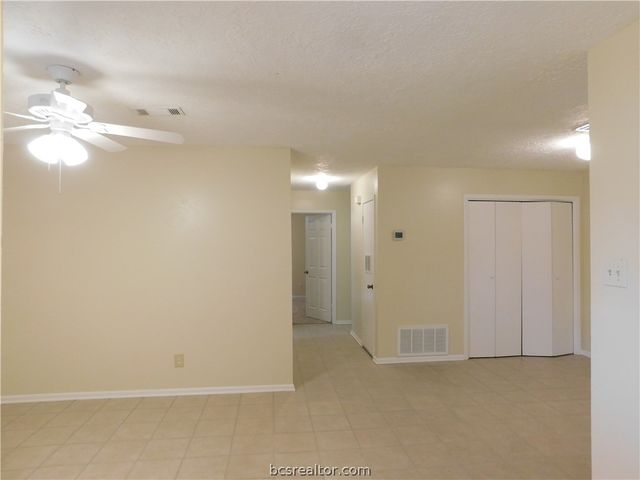 2510 Long Drive A & B, Bryan, TX 77802