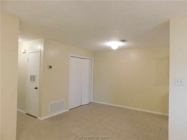 2510 Long Drive A & B, Bryan, TX 77802