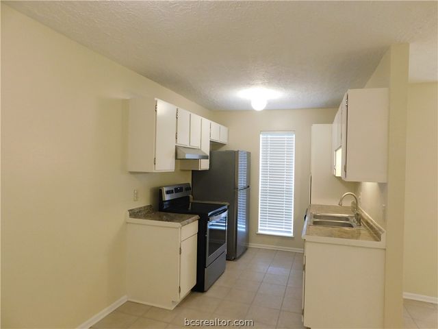 2510 Long Drive A & B, Bryan, TX 77802