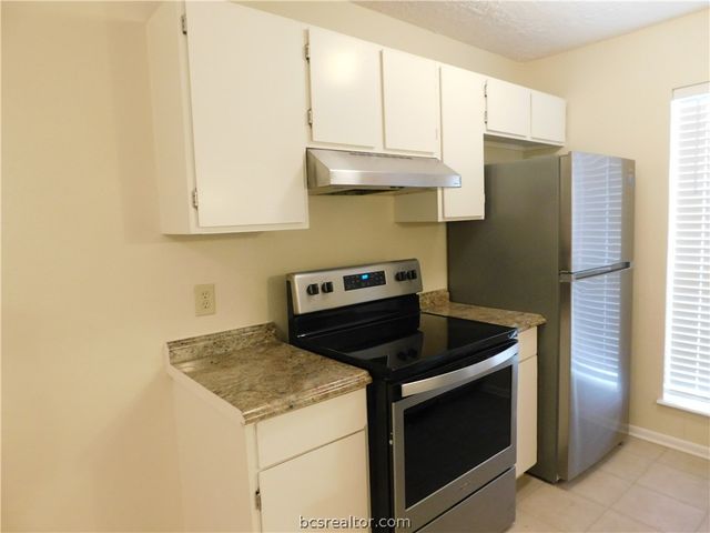 2510 Long Drive A & B, Bryan, TX 77802