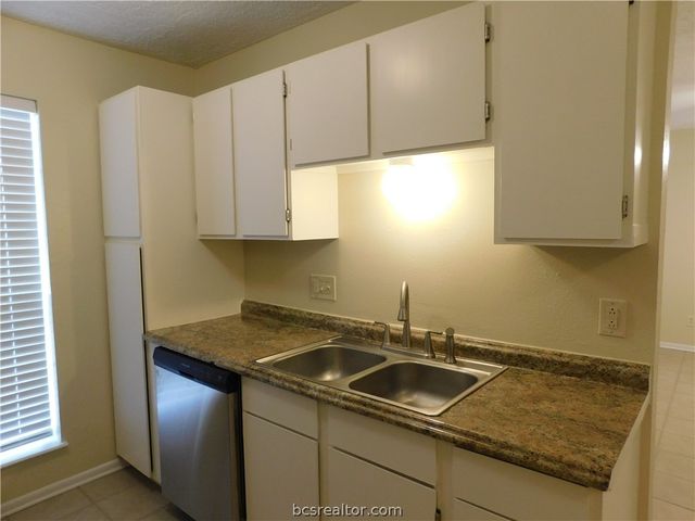 2510 Long Drive A & B, Bryan, TX 77802