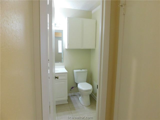 2510 Long Drive A & B, Bryan, TX 77802