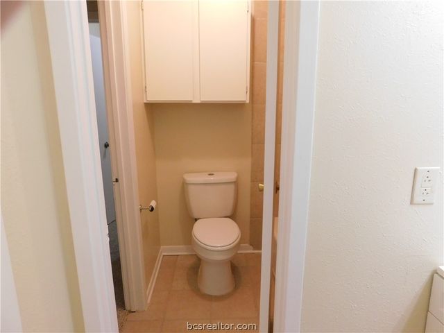 2510 Long Drive A & B, Bryan, TX 77802