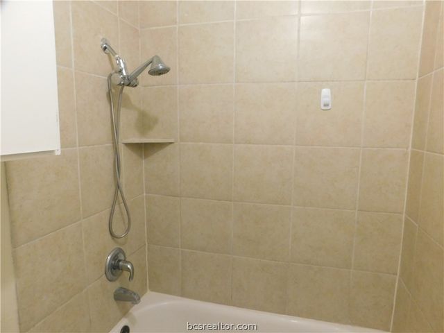 2510 Long Drive A & B, Bryan, TX 77802