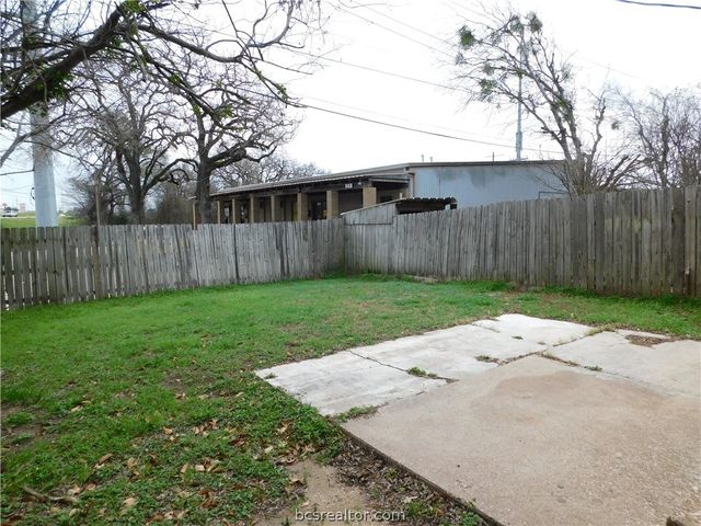 2510 Long Drive A & B, Bryan, TX 77802