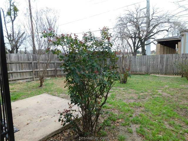 2510 Long Drive A & B, Bryan, TX 77802