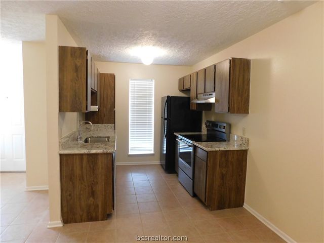 2510 Long Drive A & B, Bryan, TX 77802