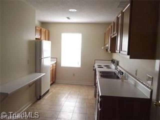 701 Pilgrim Ford Court, Clemmons, NC 27012