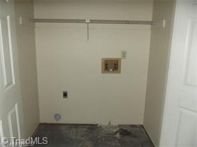 701 Pilgrim Ford Court, Clemmons, NC 27012