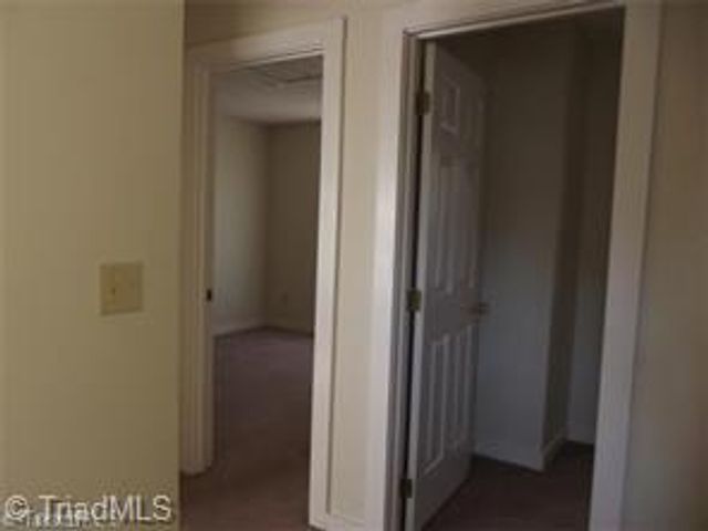 701 Pilgrim Ford Court, Clemmons, NC 27012