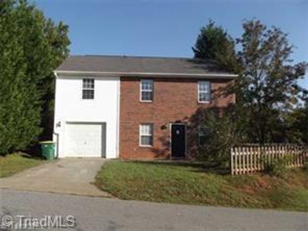 701 Pilgrim Ford Court, Clemmons, NC 27012