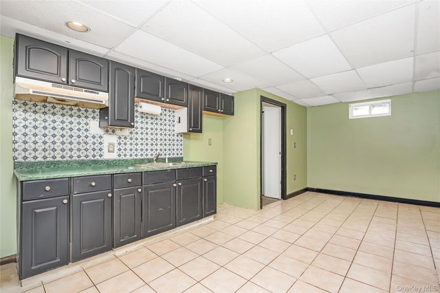 590 Lincoln Avenue, Sayville, NY 11782