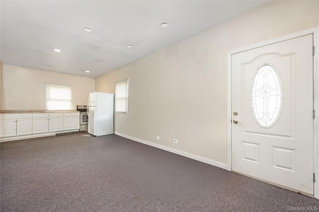 590 Lincoln Avenue, Sayville, NY 11782