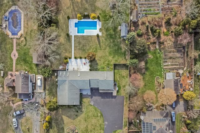 590 Lincoln Avenue, Sayville, NY 11782