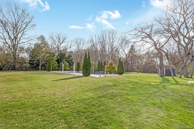 590 Lincoln Avenue, Sayville, NY 11782