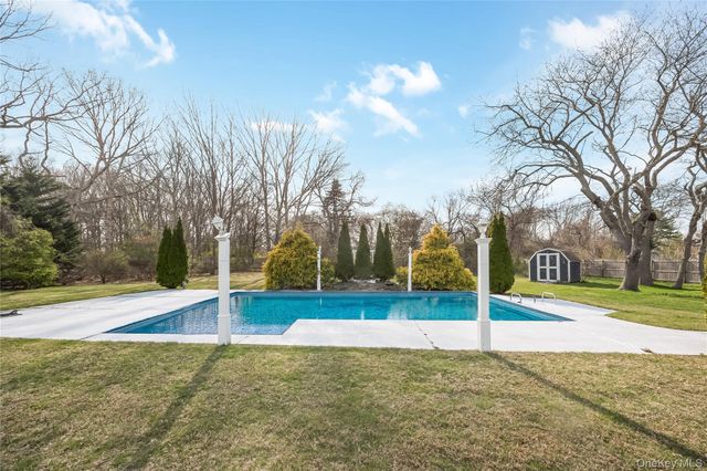 590 Lincoln Avenue, Sayville, NY 11782