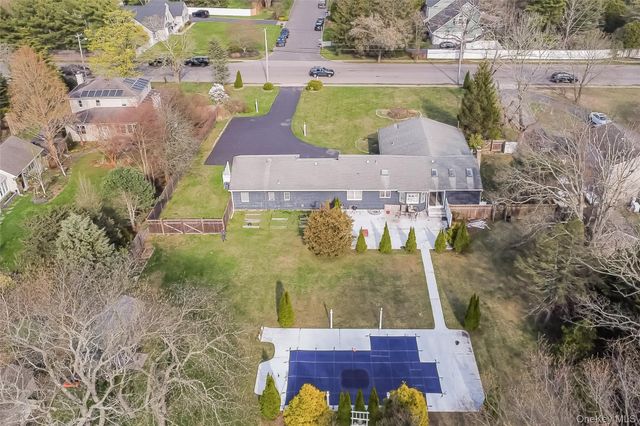 590 Lincoln Avenue, Sayville, NY 11782