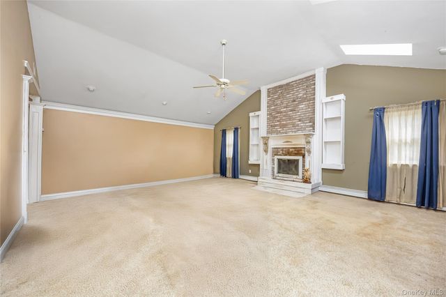 590 Lincoln Avenue, Sayville, NY 11782