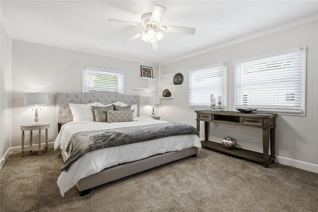 512 Earnshaw Drive, Kettering, OH 45429
