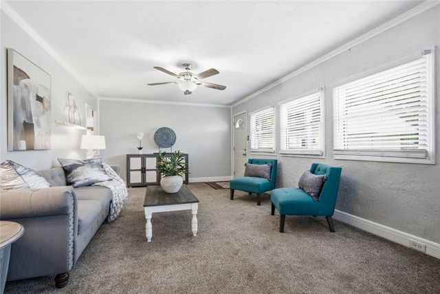512 Earnshaw Drive, Kettering, OH 45429