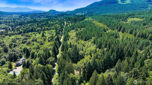 471 Summerland Rd, Bellingham, WA 98229