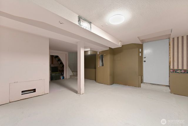 8844 18th Avenue SW, Seattle, WA 98106