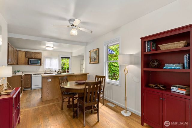 8844 18th Avenue SW, Seattle, WA 98106