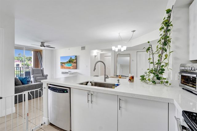 2163 Renaissance Blvd 204, Miramar, FL 33025