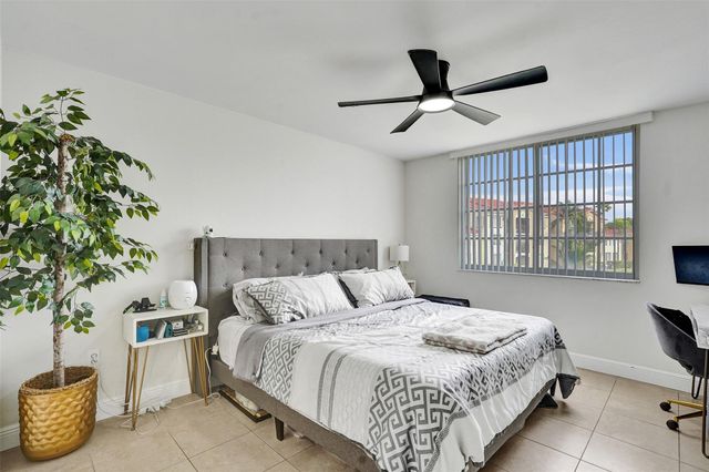 2163 Renaissance Blvd 204, Miramar, FL 33025