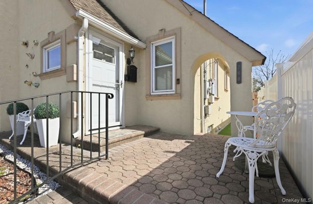 768 Edward Street, North Baldwin, NY 11510