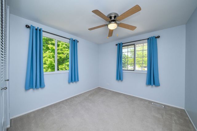 1696 Darwin Court, Wheaton, IL 60189