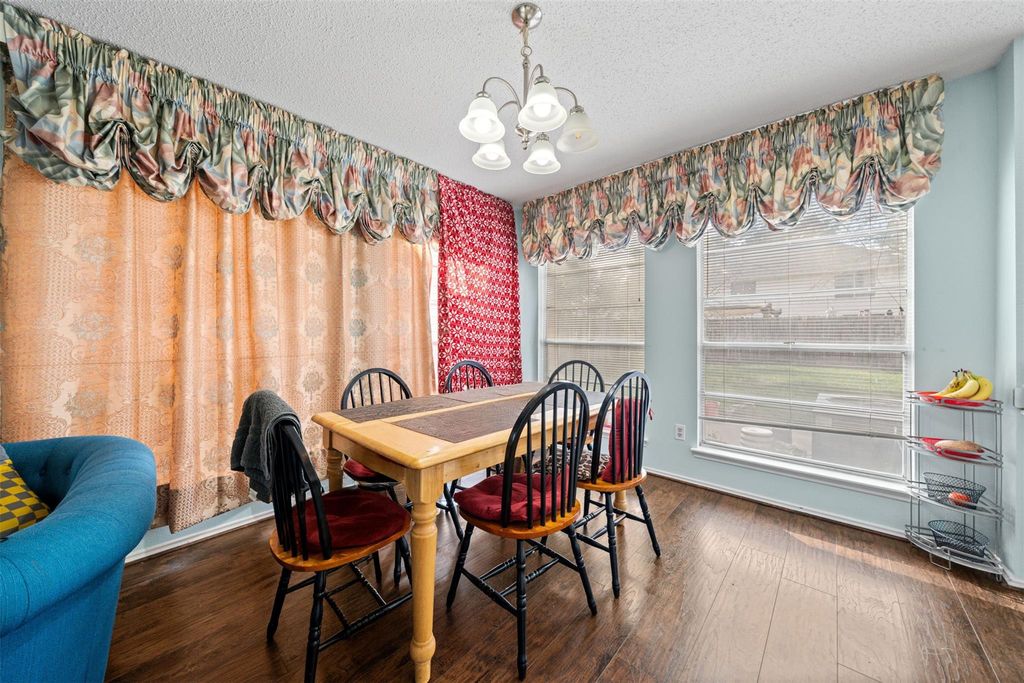 Image 11 of property listing at 6211 Sandy Hollow Drive, Katy, TX 77449