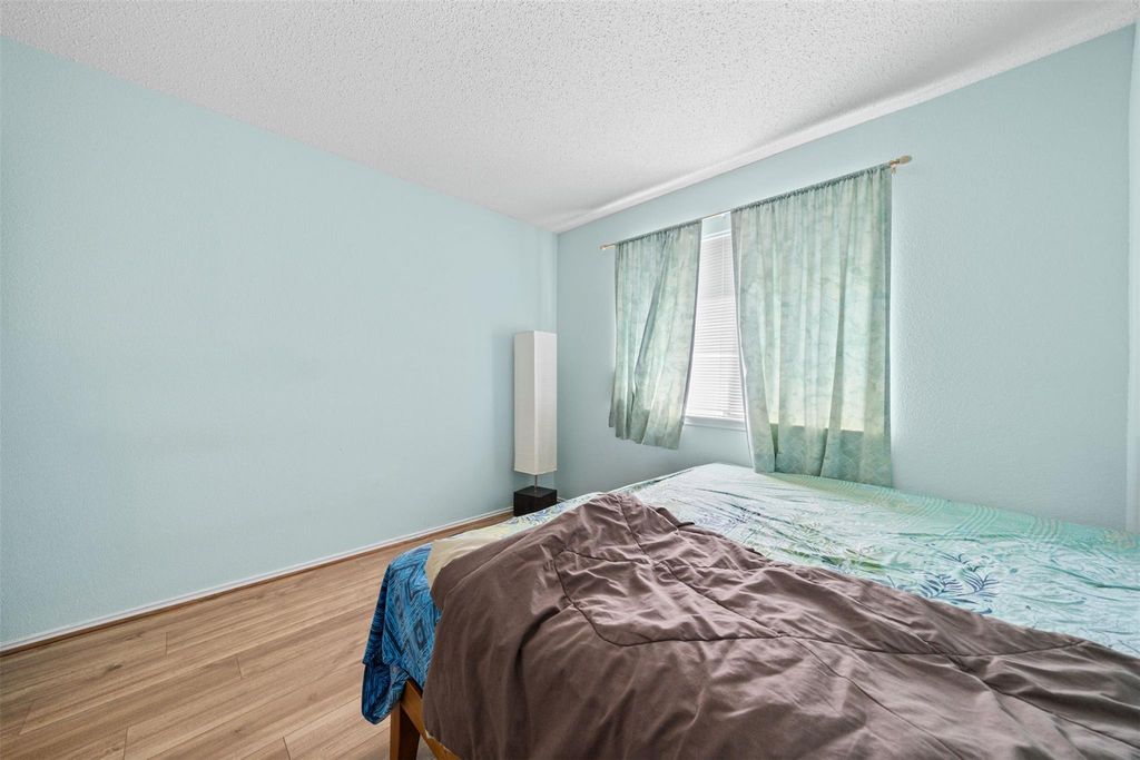 Image 18 of property listing at 6211 Sandy Hollow Drive, Katy, TX 77449