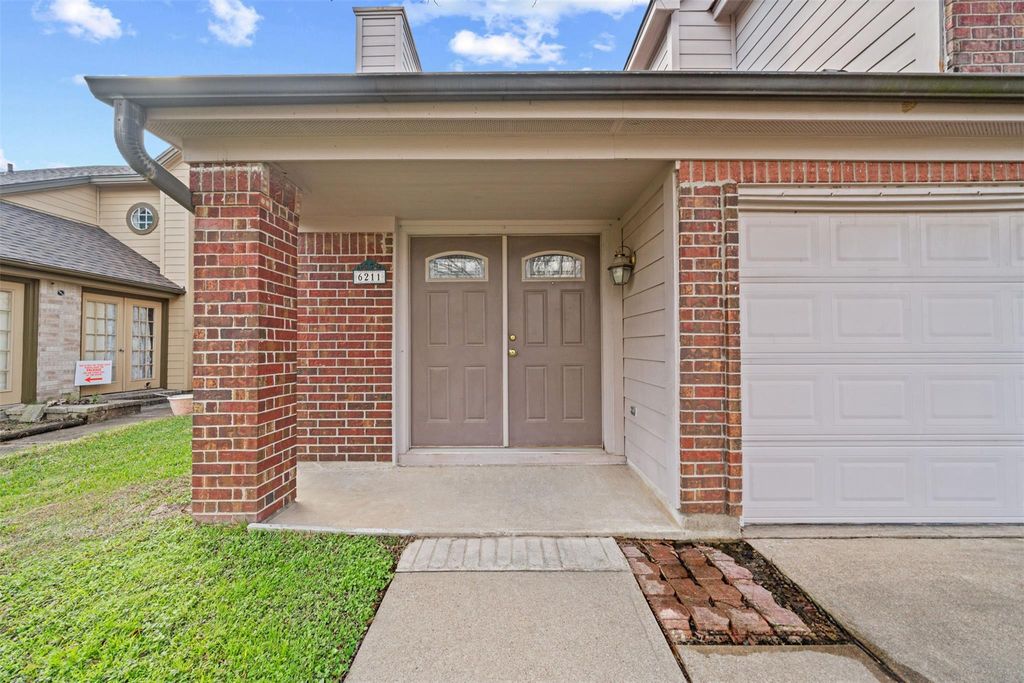 Image 3 of property listing at 6211 Sandy Hollow Drive, Katy, TX 77449