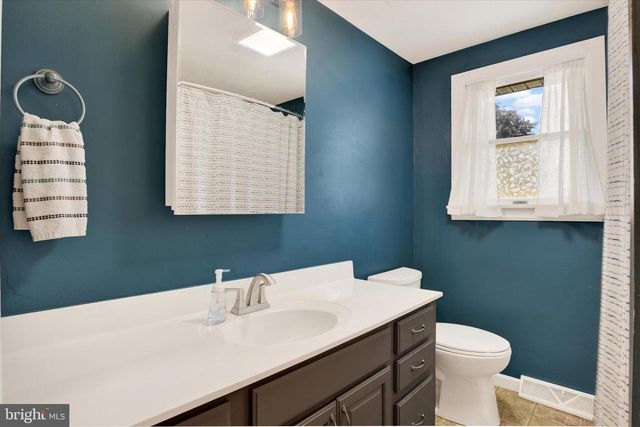 120 DENISON DR, Dauphin, PA 17018