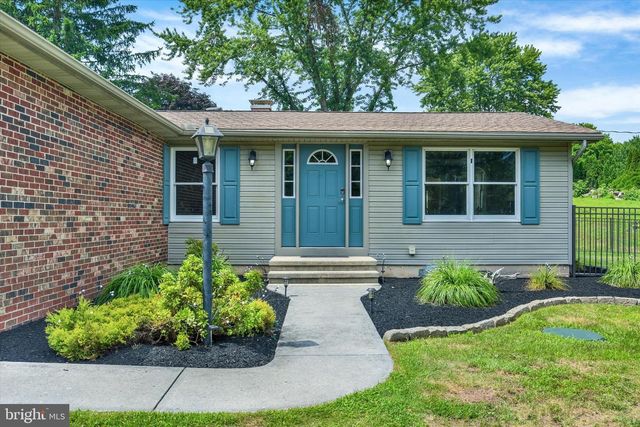 120 DENISON DR, Dauphin, PA 17018