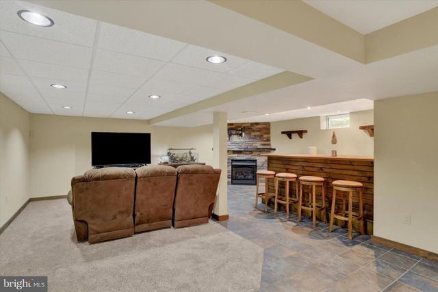 120 DENISON DR, Dauphin, PA 17018