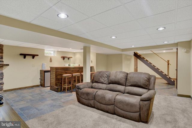 120 DENISON DR, Dauphin, PA 17018