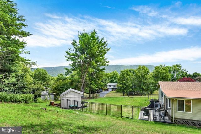 120 DENISON DR, Dauphin, PA 17018