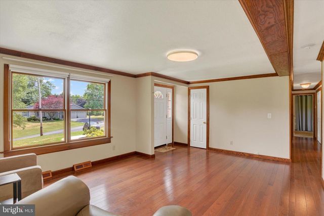 120 DENISON DR, Dauphin, PA 17018